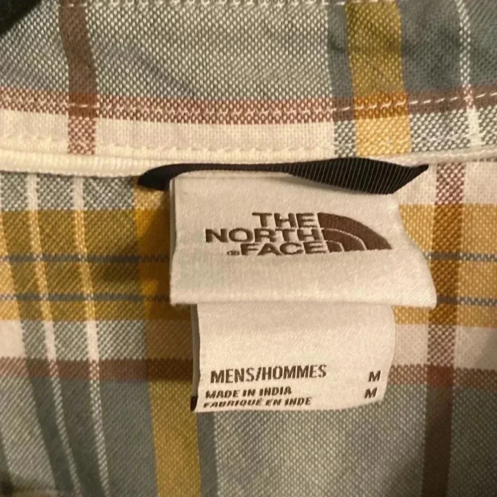 The North Face men’s medium 100% cotton plaid button up - like new condtion